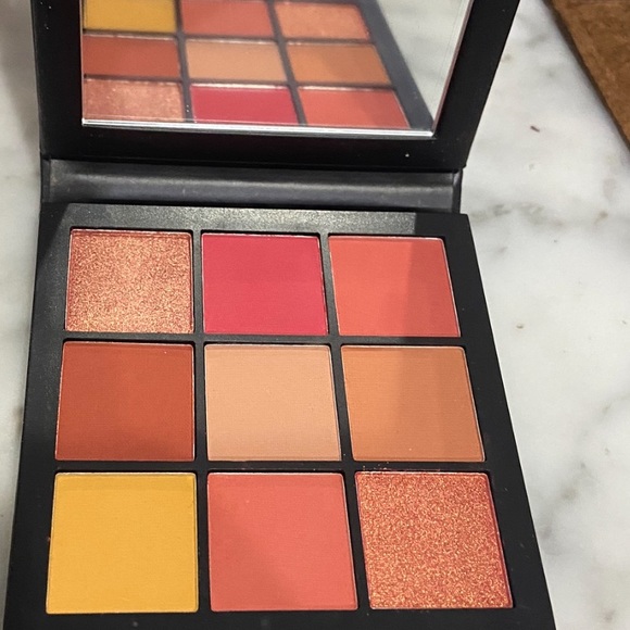 HUDA.    Coral eyeshadow,  stocking stuffers gift item - Picture 5 of 5